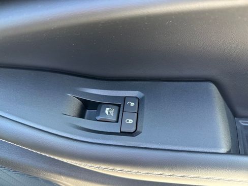 New 2025 Jeep Grand Cherokee Altitude image 19