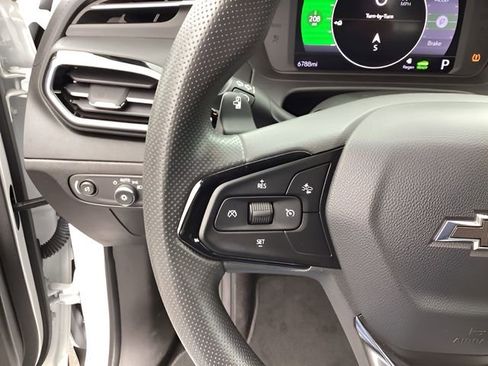 Used 2022 Chevrolet Bolt EUV LT w/ Driver Confidence Package image 21