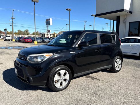 Used 2016 Kia Soul image 2
