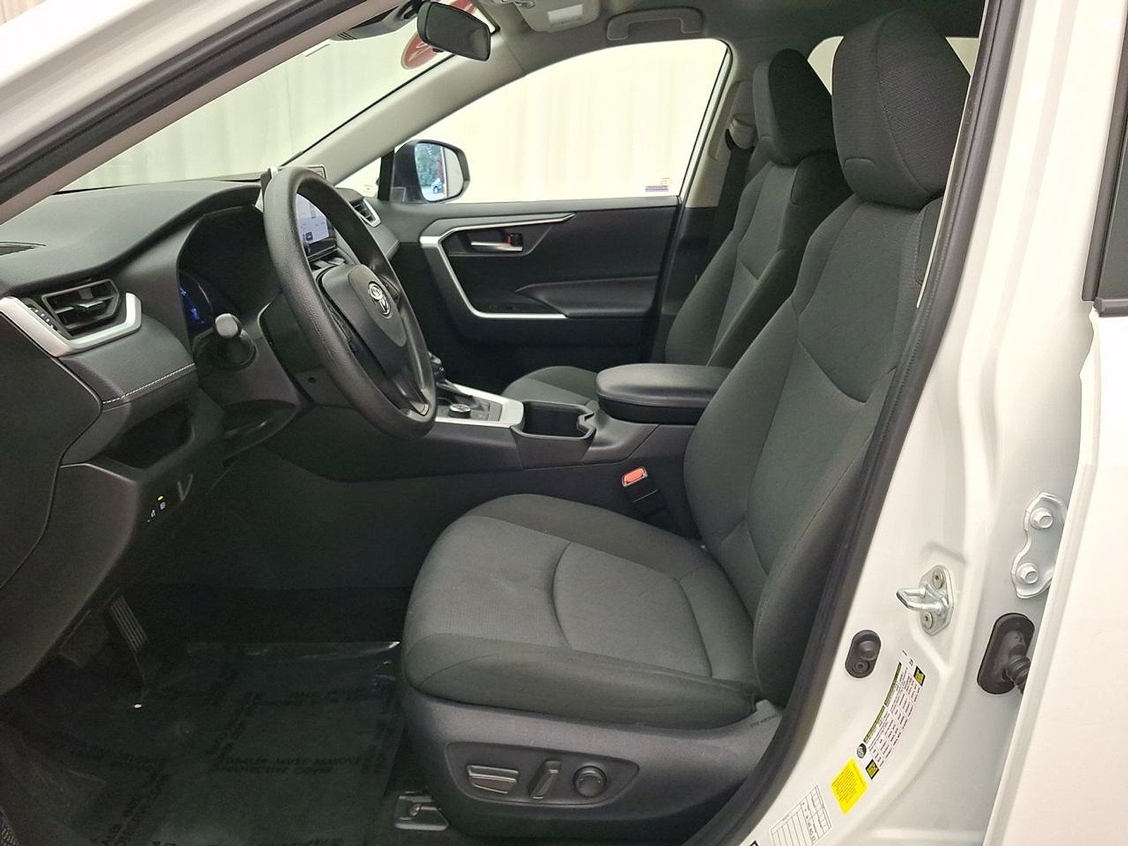 Certified 2025 Toyota RAV4 XLE AWD/4WD image 15
