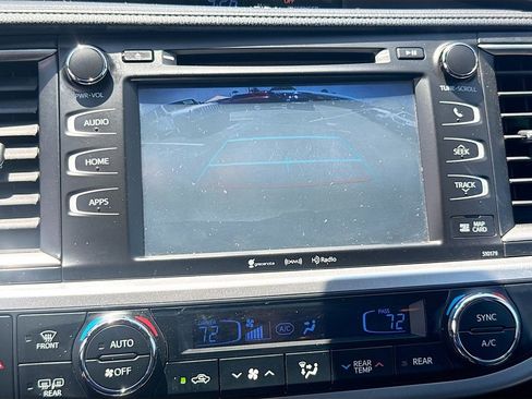Used 2018 Toyota Highlander XLE FWD image 14