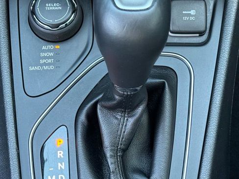 Used 2019 Jeep Cherokee High Altitude image 17