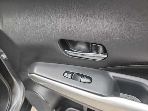 Used 2019 Nissan Kicks SR w/ SR Premium Package FWD image 30