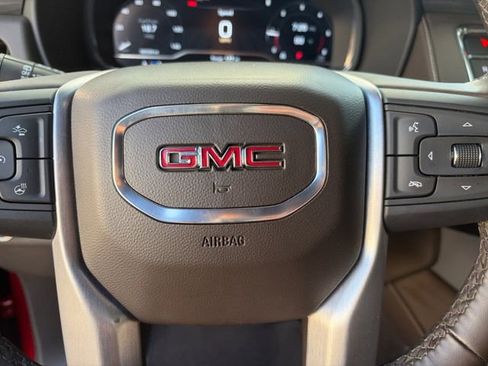 Used 2023 GMC Yukon SLT w/ SLT Luxury Package RWD image 6