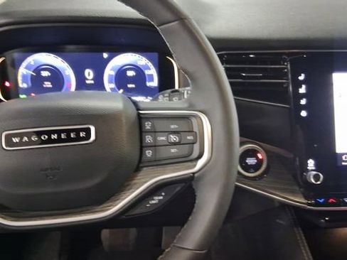 Used 2024 Jeep Wagoneer L Series II w/ Flexible Seating Group image 12