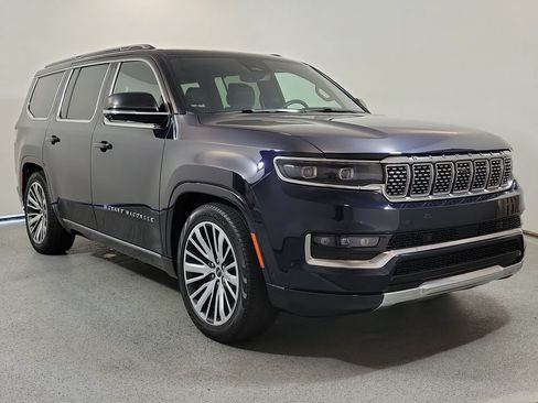 Used 2025 Jeep Grand Wagoneer 4WD image 1