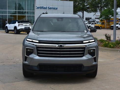 New 2026 Chevrolet Traverse LT w/ Driver Confidence Package FWD image 2