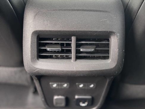 Used 2018 Chevrolet Equinox Premier image 15