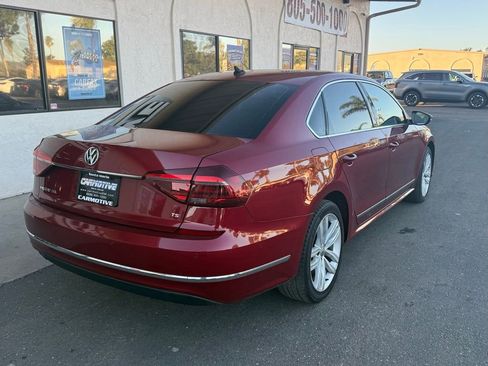 Used 2018 Volkswagen Passat 2.0T SEL Premium image 13