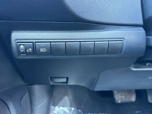 Certified 2023 Toyota Corolla LE image 28