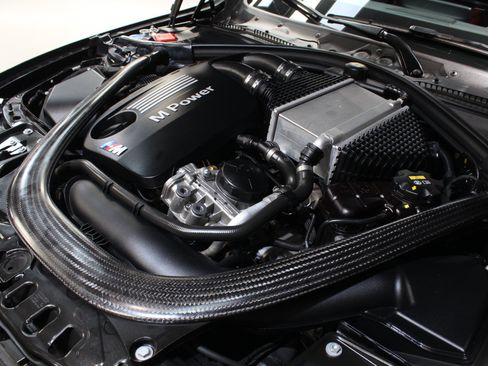 Used 2018 BMW M4 Coupe w/ Competition Package RWD image 31