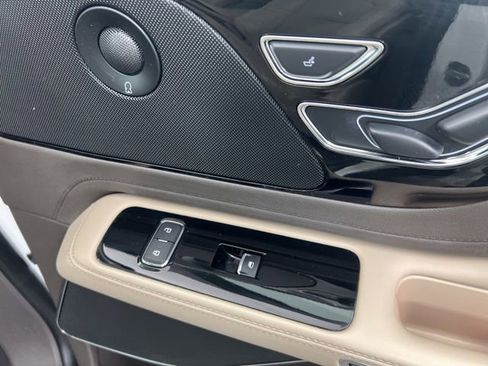 Used 2023 Lincoln Aviator Reserve w/ Equipment Group 201A AWD/4WD image 30