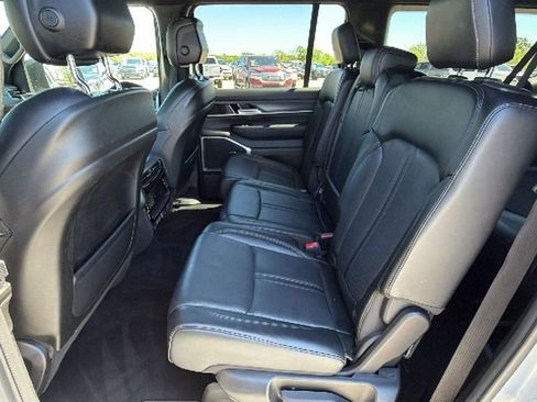 Used 2024 Jeep Wagoneer L Series II w/ Flexible Seating Group image 24