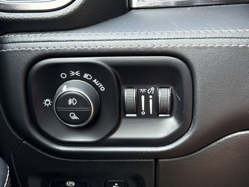 Used 2023 RAM 1500 Limited AWD/4WD image 20