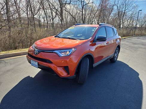 Used 2016 Toyota RAV4 LE image 4