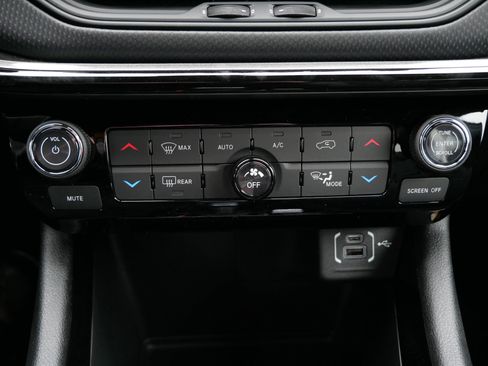 New 2026 Jeep Compass Limited w/ Sun, Sound & Navigation Group image 18