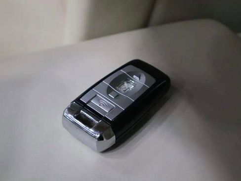 Used 2010 Rolls-Royce Ghost image 14