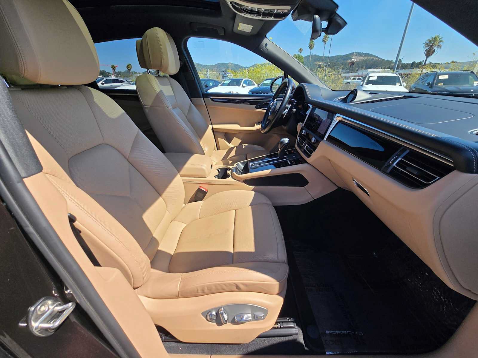 Used 2022 Porsche Macan S AWD/4WD image 11