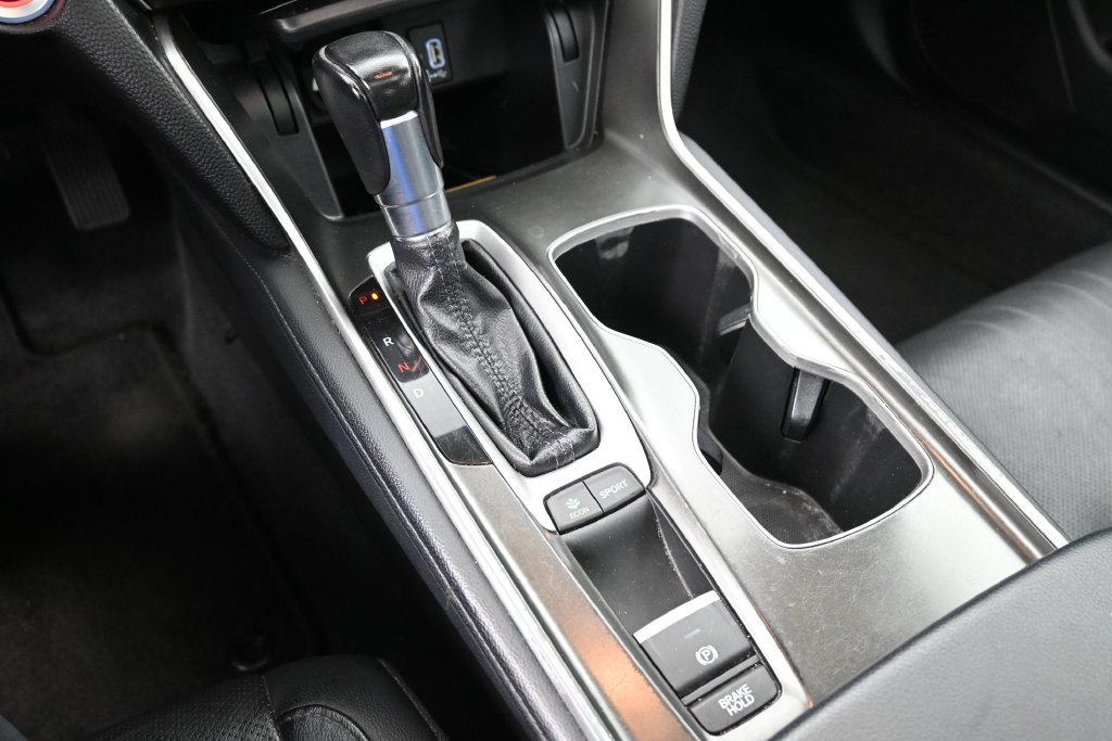 Used 2018 Honda Accord Touring image 34