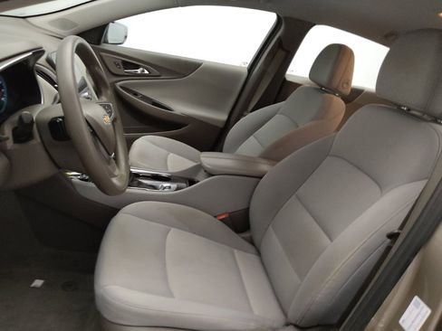 Used 2022 Chevrolet Malibu LT FWD image 17
