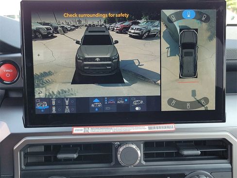 Used 2025 Toyota 4Runner Limited image 11