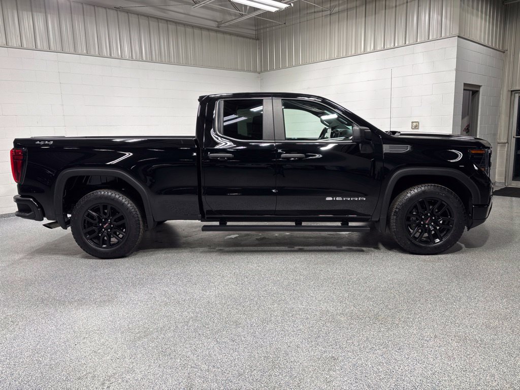Used 2023 GMC Sierra 1500 Pro w/ Graphite Edition AWD/4WD image 8
