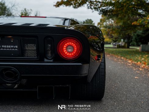 Used 2005 Ford GT image 26