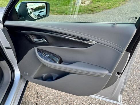 Used 2014 Chevrolet Impala LT image 10