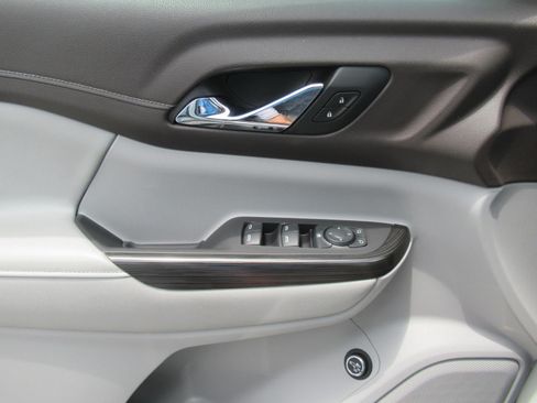 Used 2019 GMC Acadia SLT FWD image 20