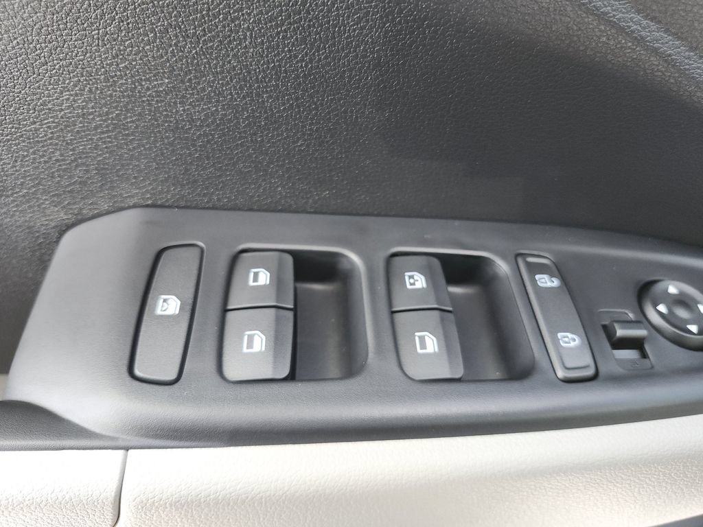 New 2026 Hyundai Venue SEL FWD image 22