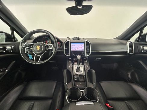 Used 2017 Porsche Cayenne Platinum Edition AWD/4WD image 13