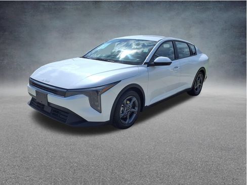 Used 2025 Kia K4 FWD image 3