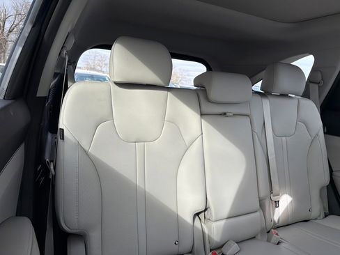 Used 2025 Kia Sorento S w/ Panoramic Sunroof Package image 46