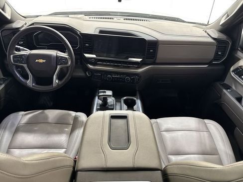 Used 2022 Chevrolet Silverado 1500 LT AWD/4WD image 19
