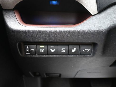 Used 2021 Toyota RAV4 Limited image 20