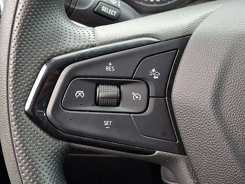 Used 2025 Chevrolet Trax LS w/ LS Convenience Package image 19