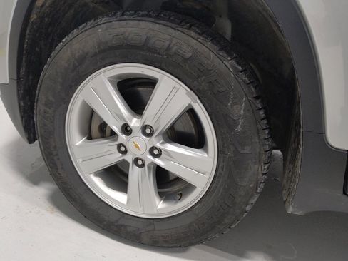 Used 2021 Chevrolet Trax LS w/ Tint and Cruise Package image 31