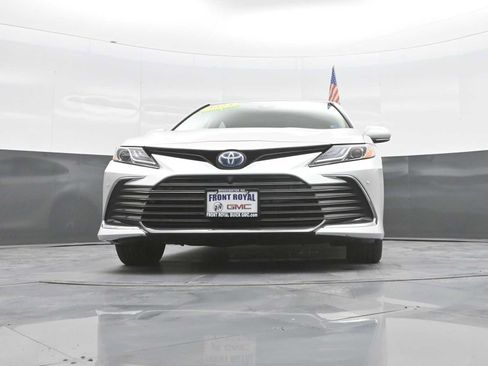 Used 2024 Toyota Camry XLE w/ Navigation Package FWD image 36