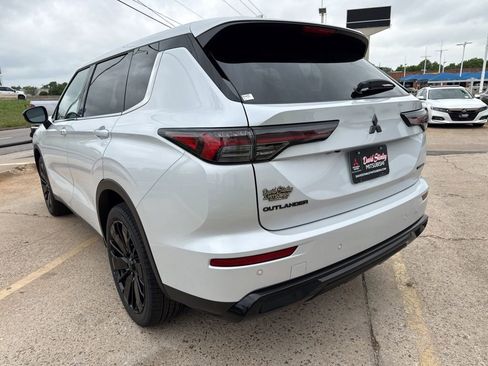 New 2026 Mitsubishi Outlander LE FWD image 6