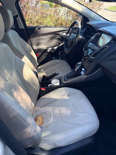 Used 2015 Ford Focus Titanium w/ Titanium Technology Package FWD image 7