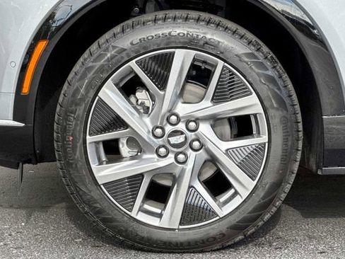 New 2026 Cadillac Optiq Luxury 1 image 24