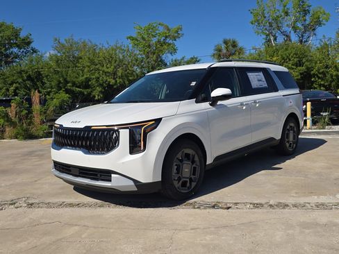 New 2026 Kia Carnival EX FWD image 4