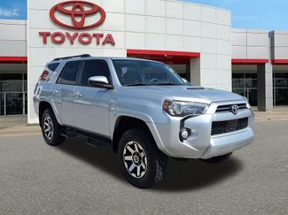 Used 2020 Toyota 4Runner TRD Off-Road AWD/4WD video 1