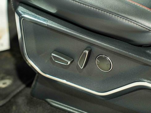 Used 2022 Ford F150 Lariat w/ Equipment Group 502A High image 27