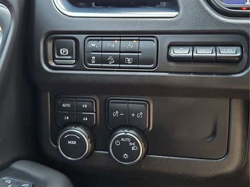 Used 2024 Chevrolet Tahoe High Country image 13