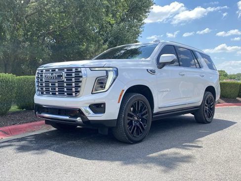 Used 2025 GMC Yukon Denali w/ Denali Reserve Package AWD/4WD image 13