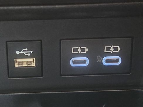 Used 2025 Toyota Camry LE image 23