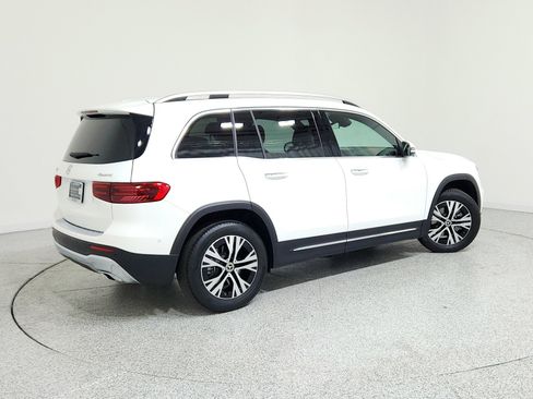 Certified 2025 Mercedes-Benz GLB 250 4MATIC w/ Exclusive Package image 3