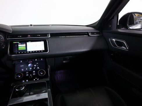 Used 2018 Land Rover Range Rover Velar S image 46