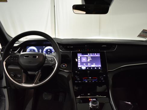 New 2025 Jeep Grand Cherokee Laredo X image 31